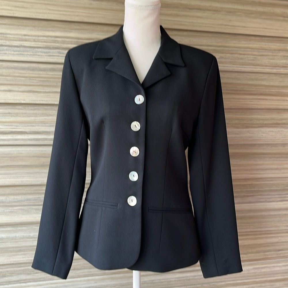 Fabulous GO Black Crepe Fitted Blazer with Shell Buttons - size Small